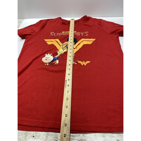DC League of Super Pets Women's Red Graphic T-Shirt - Size Large -Good Condition - Picture 5 of 8